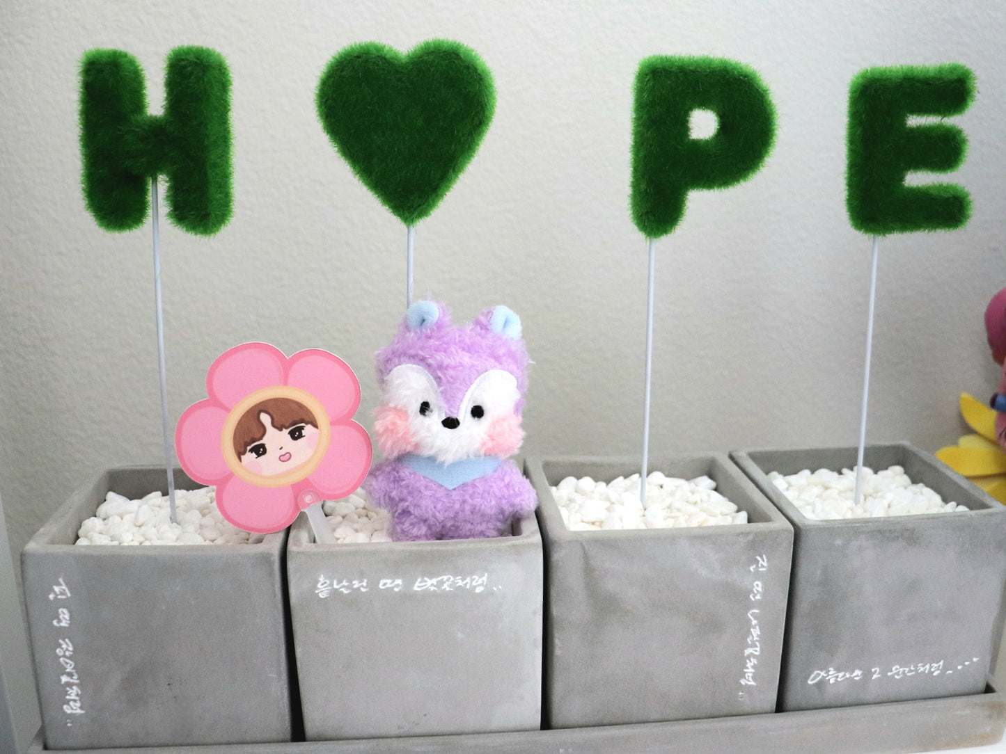 Hobi Flower Mini Picket Fan