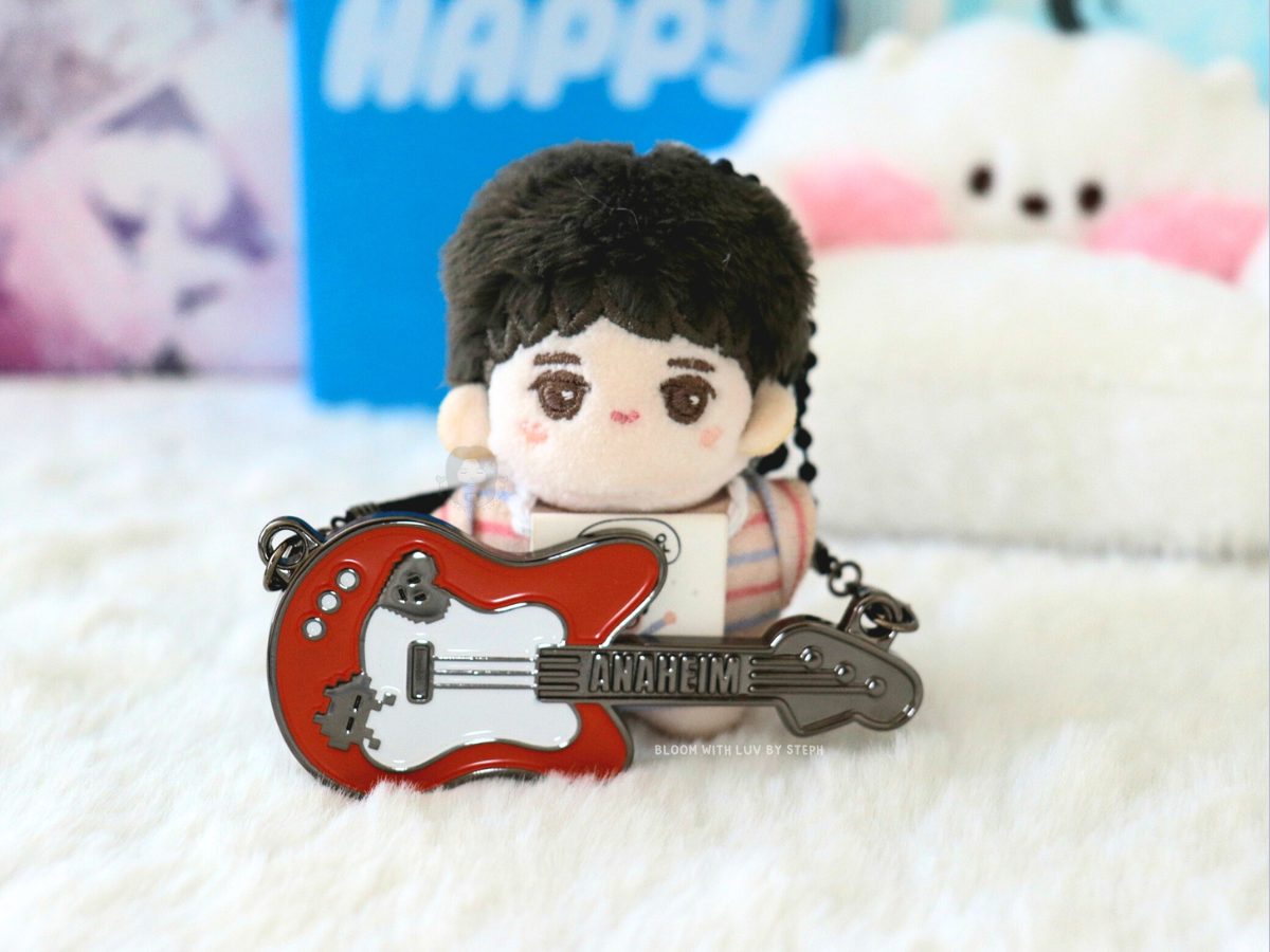 [PRE-ORDER] Pocket-Sized Hug Me Jinnie Doll | Est. Ship Date: January 2026 (read description)