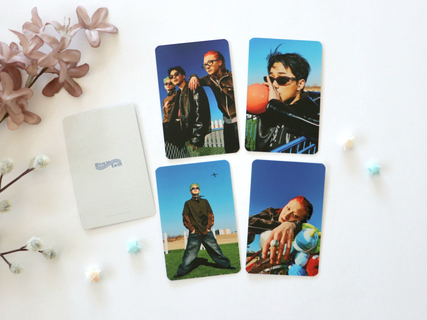 Wave to Earth 0.1 flaws and all. Photocards