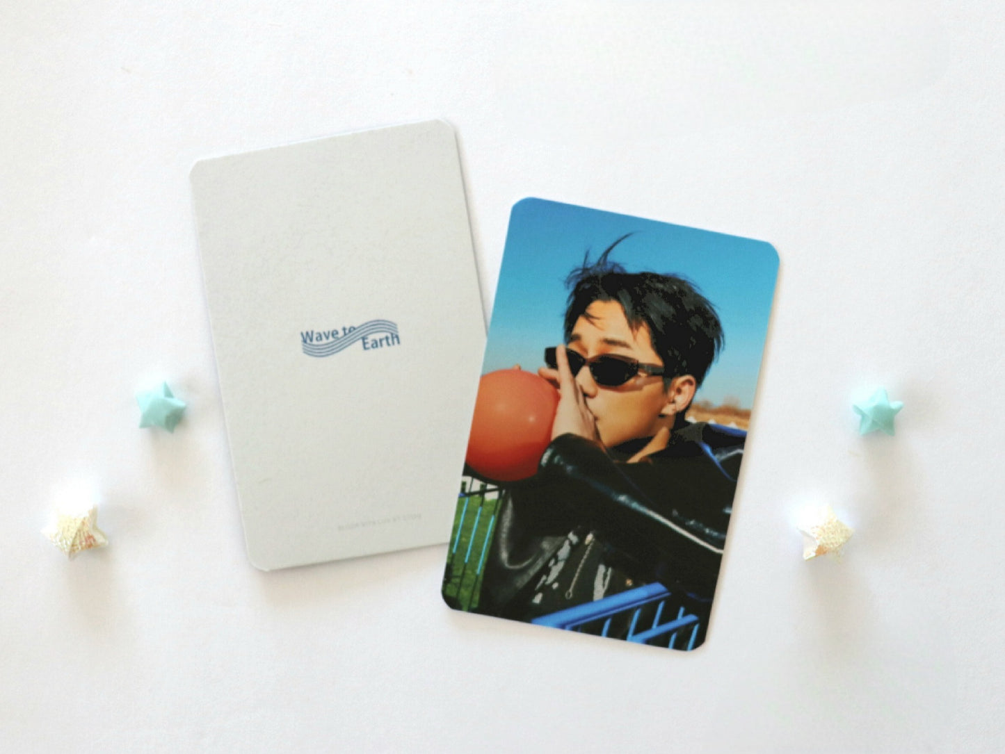 Wave to Earth 0.1 flaws and all. Photocards