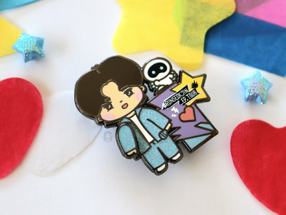 [PRE-ORDER] "Dallyeora, Seokjin!" #RunSeokjin_EP.Tour Memorabilia Swivel Pin | Est. Ship Date: late November 2025