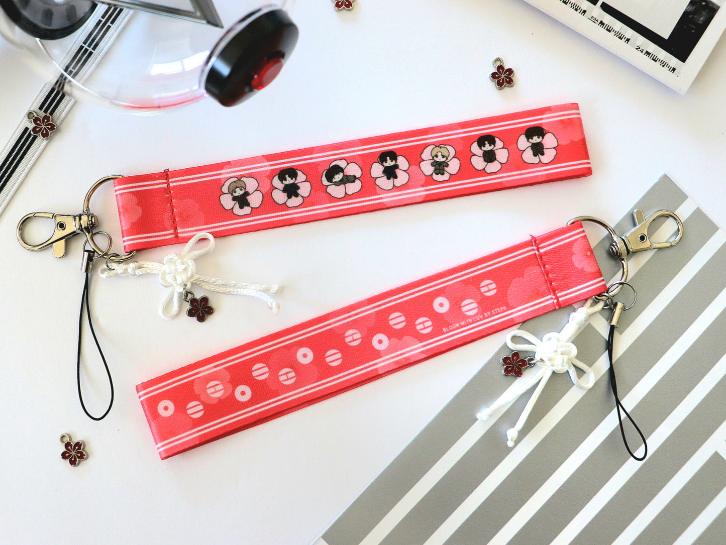 Mugunghwa (Hibiscus) Wrist Strap Lanyard Keychain